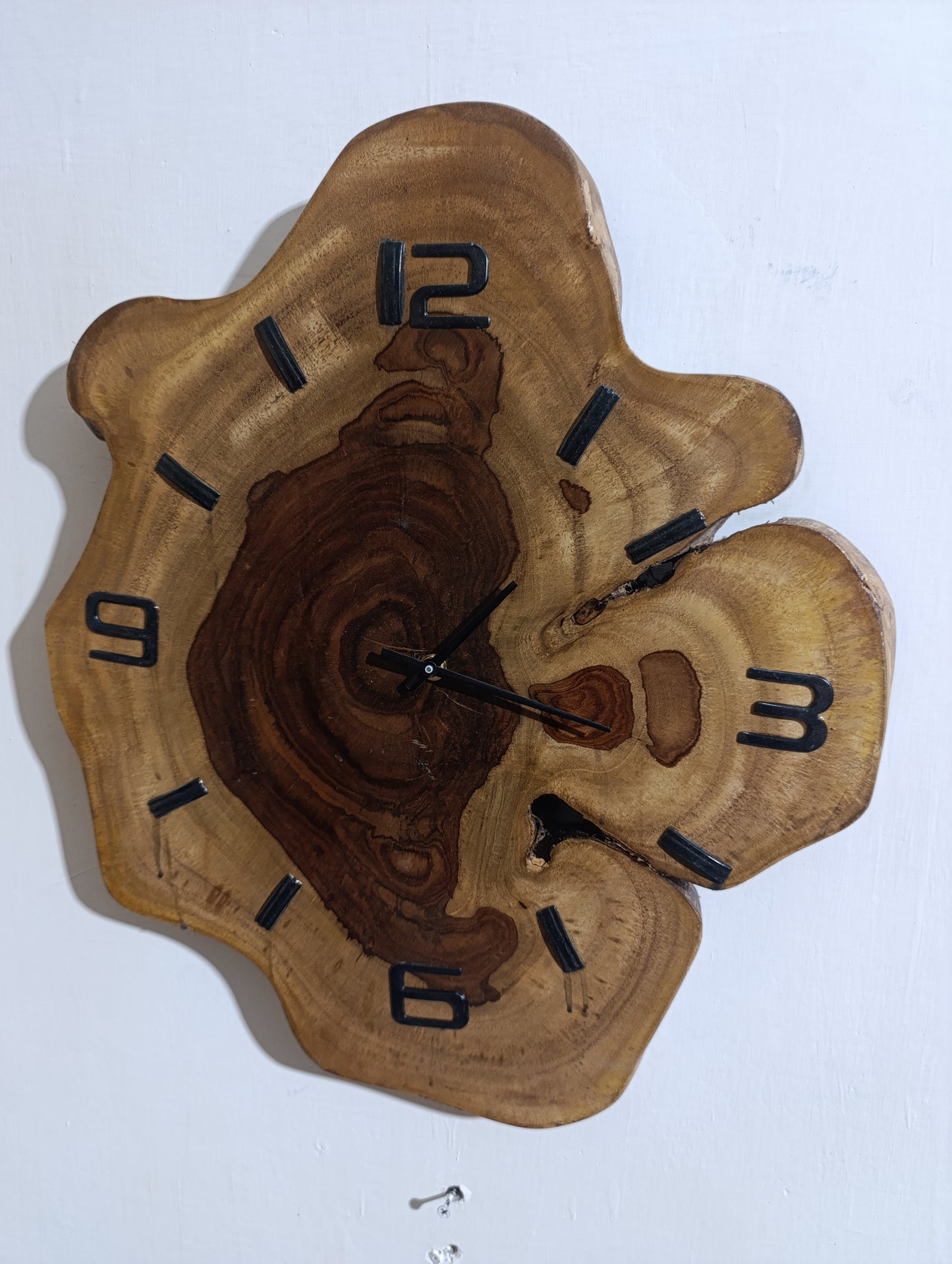 Adaptivo handmade Sheesham live edge wall clock decor