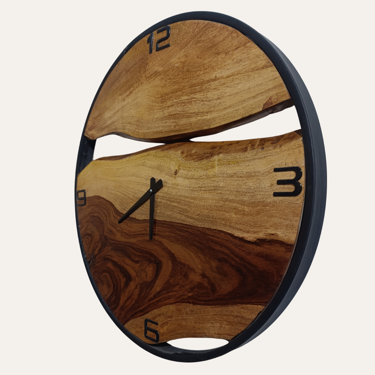 Handmade Eucalyptus Wall Clock with Metal Frame – Elegant Modern Design by Adaptivo Furniture