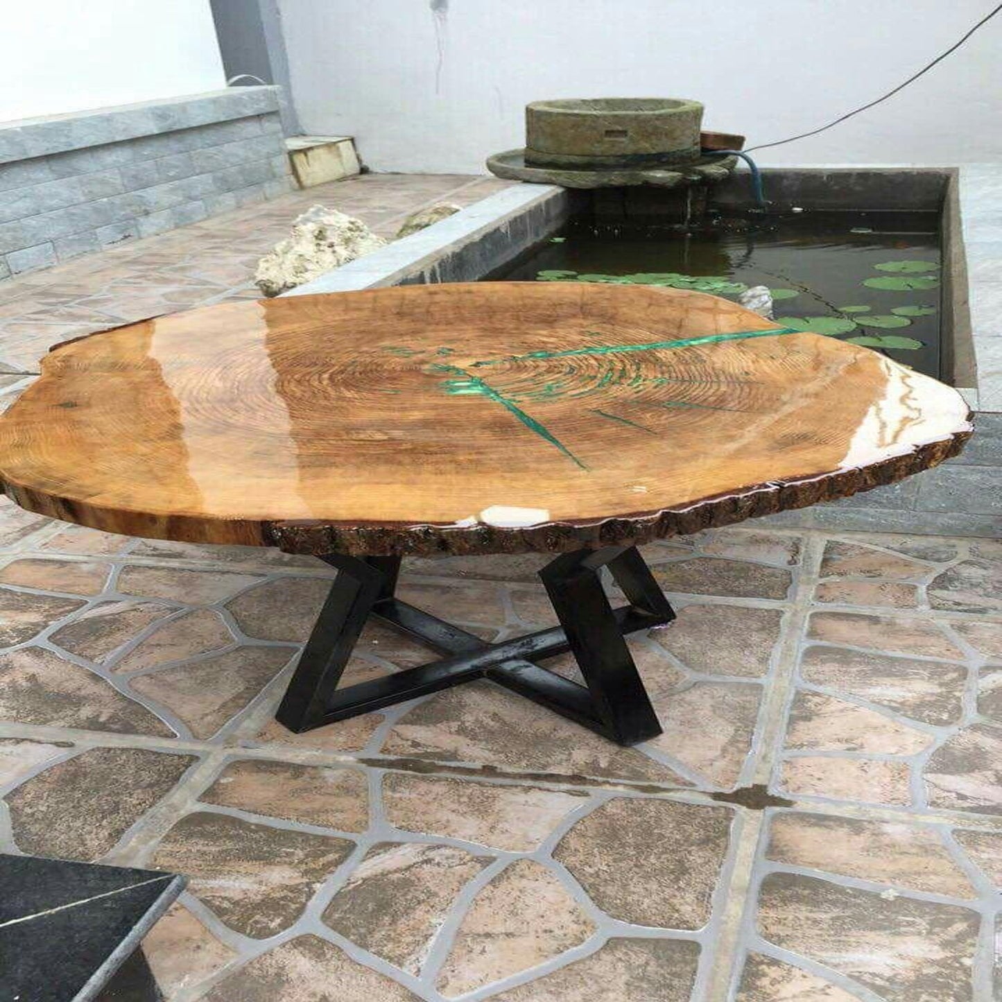 Live Edge Central Round Table