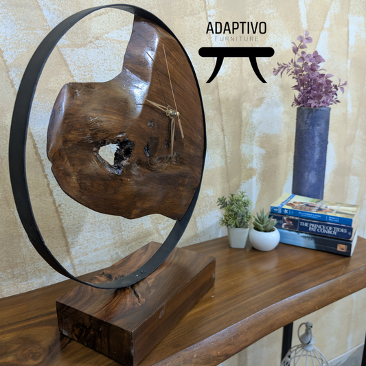 Handcrafted Sheesham wood and metal table clock rustic modern design – Adaptivo