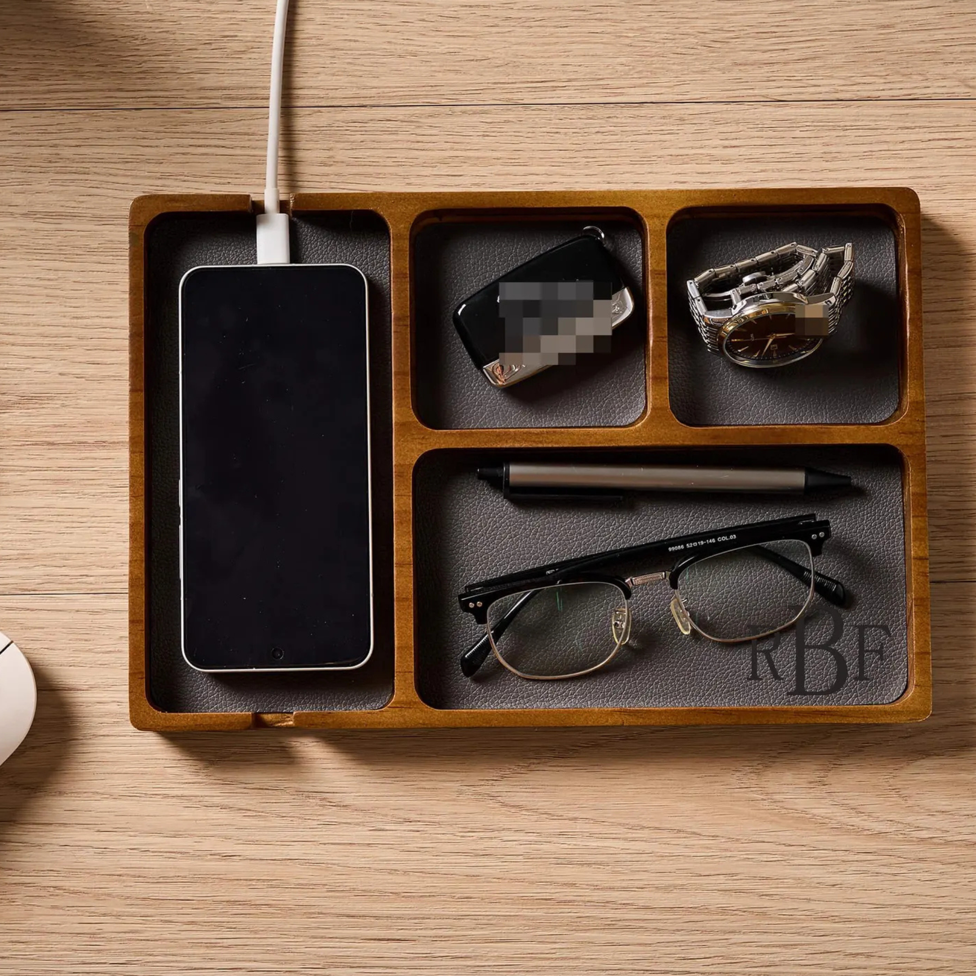 Minimalist Wooden Accessory Organizer with Slots for Glasses, Keys & Pen – Adaptivo Furniture