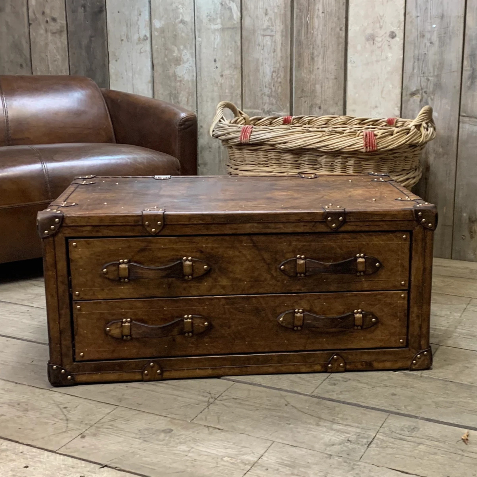 Coffee table trunk dimensions 39.37W x 17.32H x 21.65D inches vintage storage chest