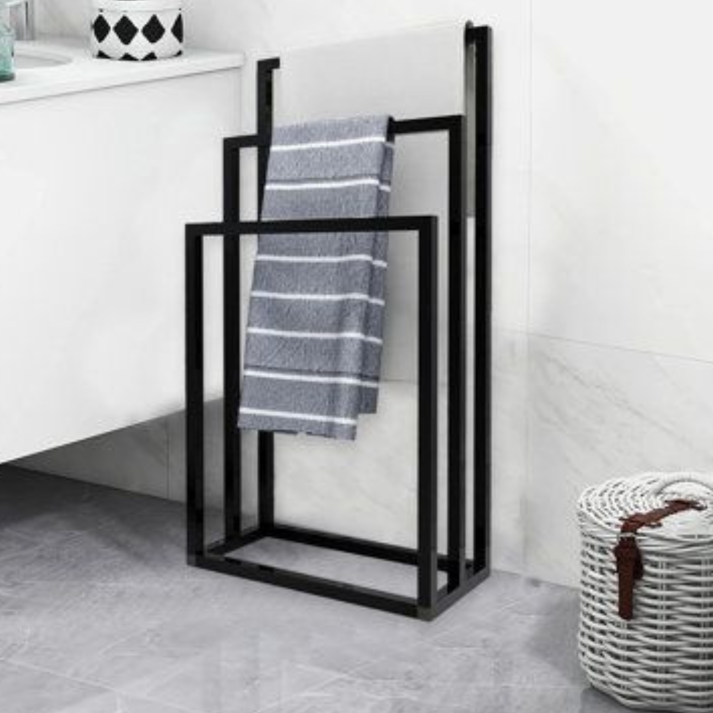 Modern Black Metal Towel Rack – Space-Saving 3-Tier Wall-Mounted Drying Stand for Bathrooms