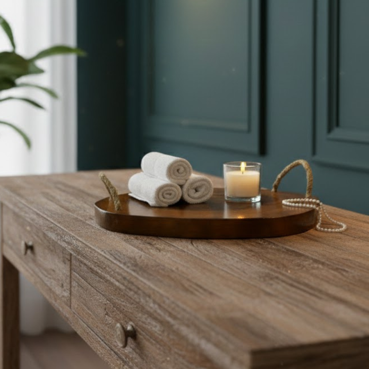 Close-up of rustic Sheesham wood grain with natural live edge and rope handle detail, handmade wooden tray for tea, coffee, breakfast serving and farmhouse styling.