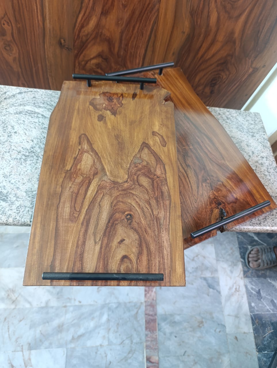 Adaptivo Sheesham live edge wooden cutting board and serving tray with handle