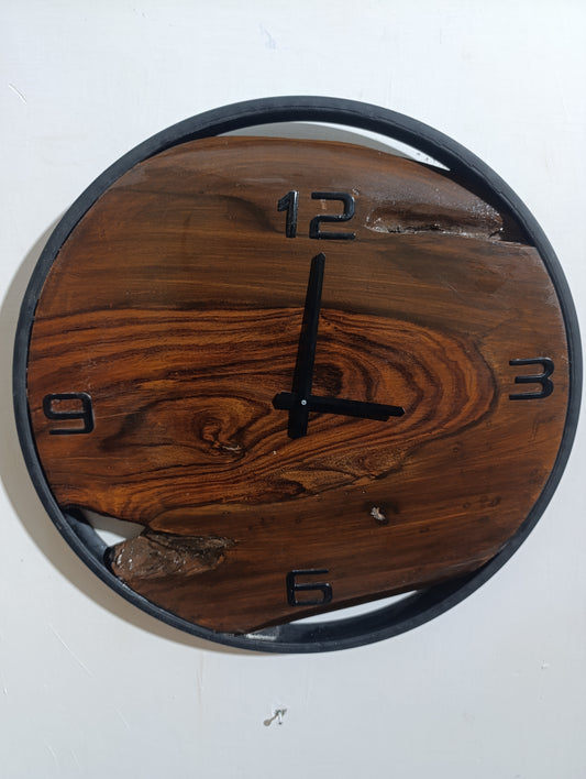 Black Roman numeral dark Sheesham wood wall clock – Adaptivo