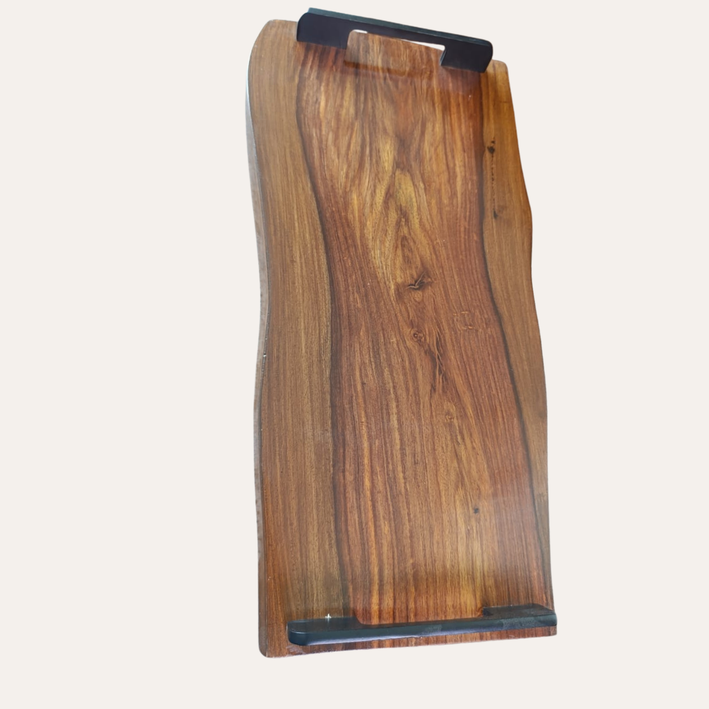 Close-up of Sheesham wood grain and smooth edges on large serving tray – Adaptivo Furniture