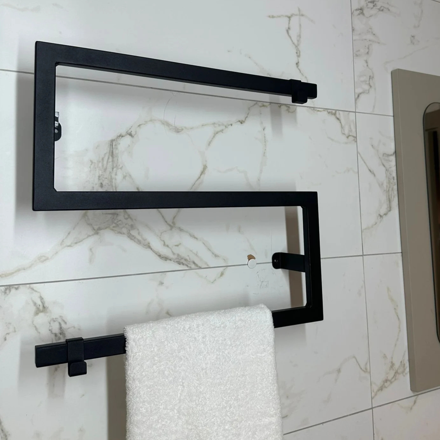 Modern Black Metal Towel Organizer – Bath & Hand Towel Holder by Adaptivo Furniture